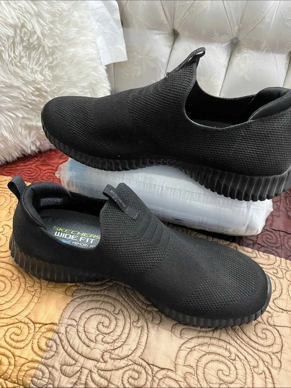 Skechers Wide/ air Cooled memory Foam Mens Black Slip-On Knit Athletic Sneakers.